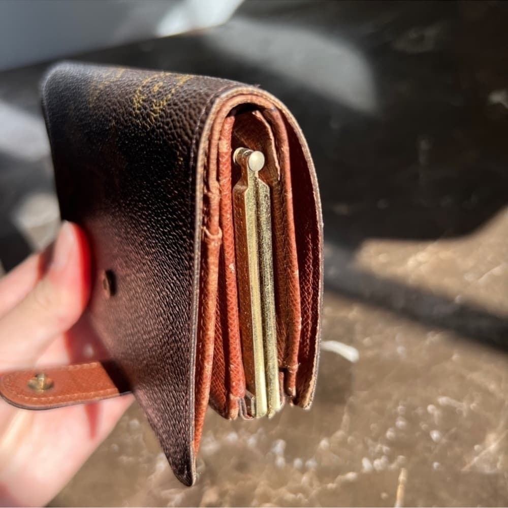 Authentic Louis Vuitton Kisslock wallet classic monogram canvas - Thumbnail 3