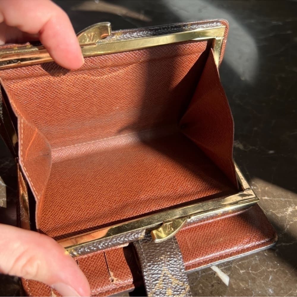 Authentic Louis Vuitton Kisslock wallet classic monogram canvas - Thumbnail 5