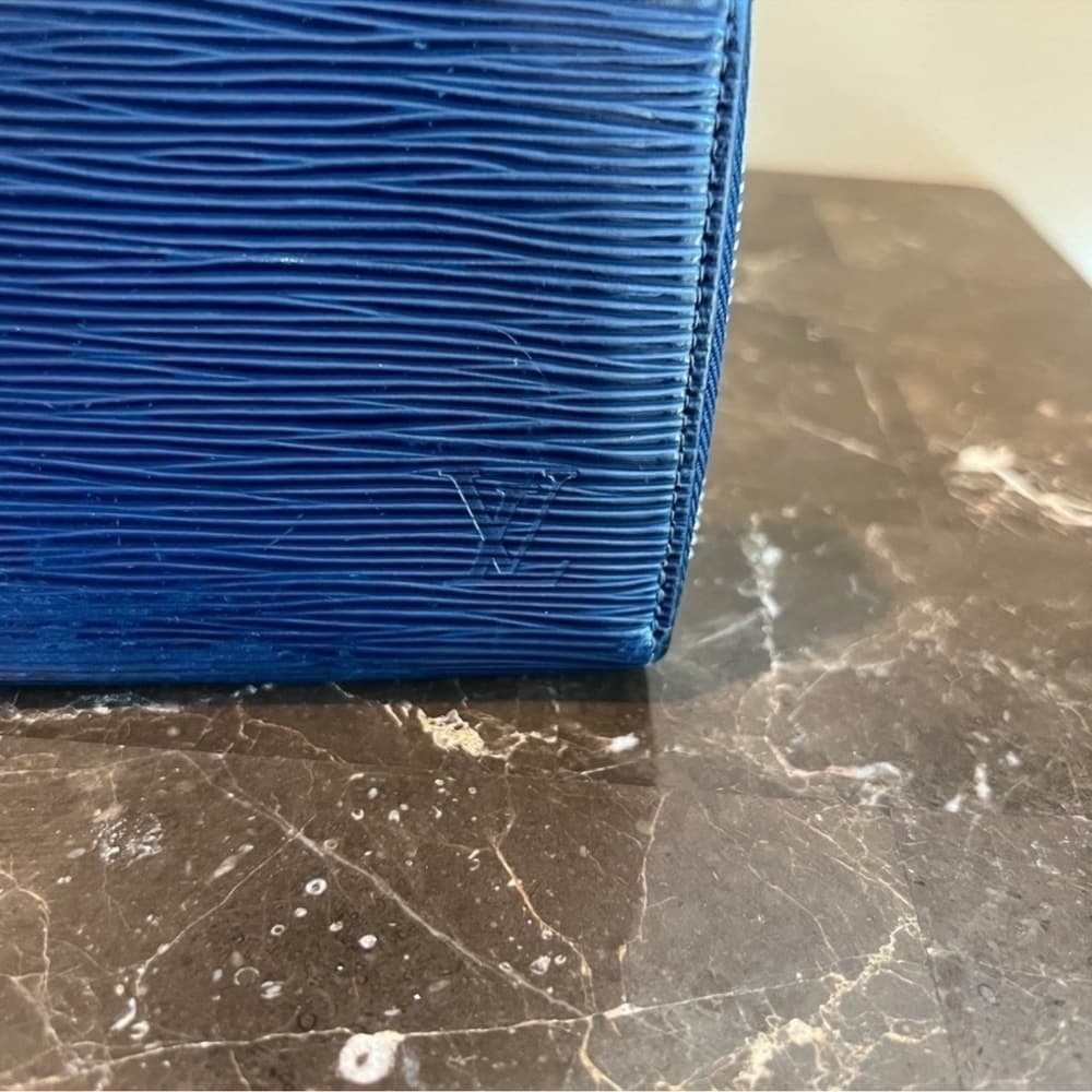 Authentic Louis Vuitton Zippy Epi leather wallet blue silver - Thumbnail 8