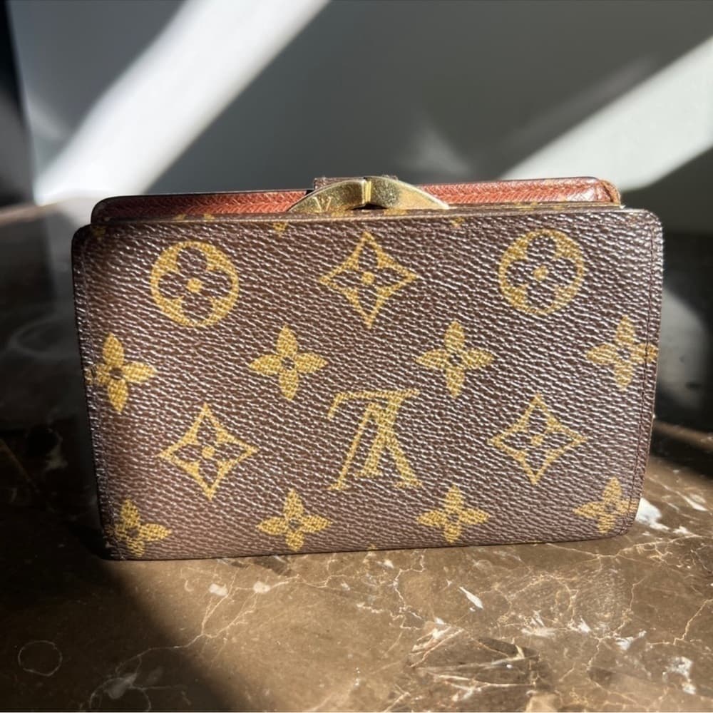 Authentic Louis Vuitton Kisslock wallet classic monogram canvas - Thumbnail 2