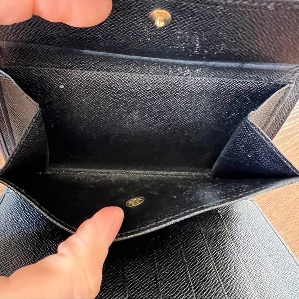 Authentic Louis Vuitton Epi Passport Porte-Tresor Etui Wallet black - Thumbnail 5