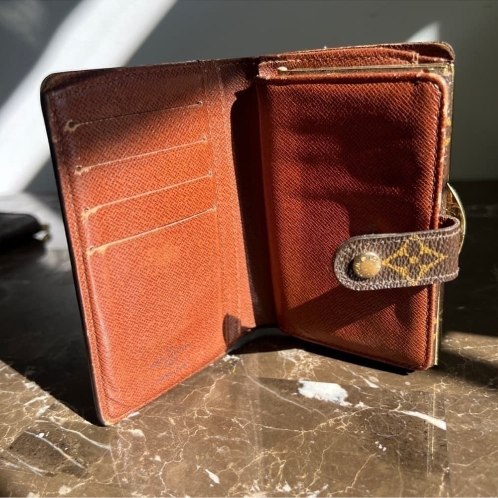 Authentic Louis Vuitton Kisslock wallet classic monogram canvas - Thumbnail 8