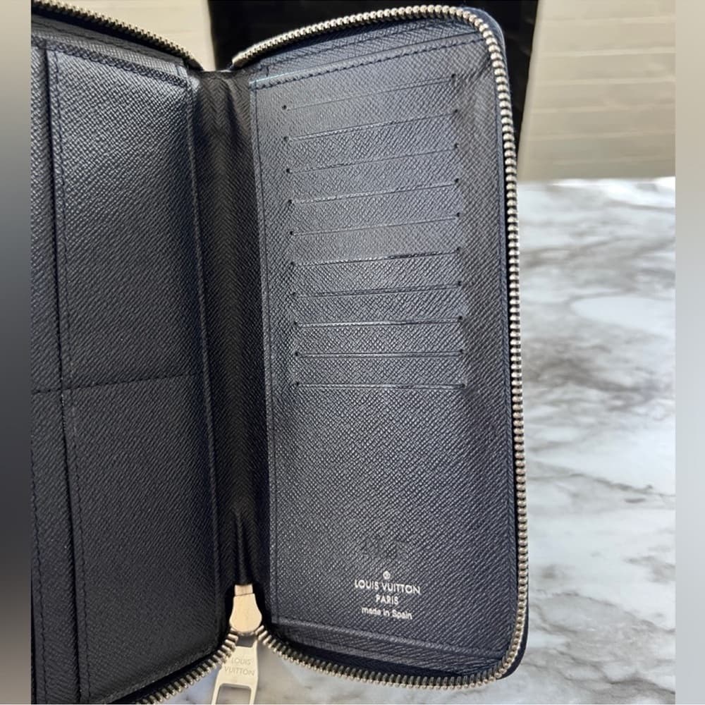 Authentic Louis Vuitton Vertical Epi Organizer Wallet - Thumbnail 4