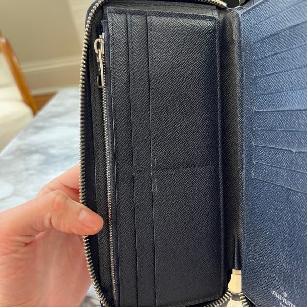Authentic Louis Vuitton Vertical Epi Organizer Wallet - Thumbnail 5