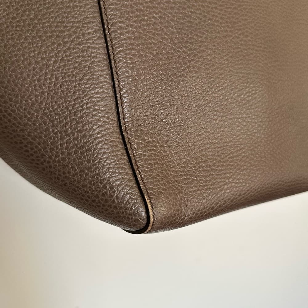 Gucci Swing Medium Pebbled Leather Tote Bag taupe pink - Thumbnail 3