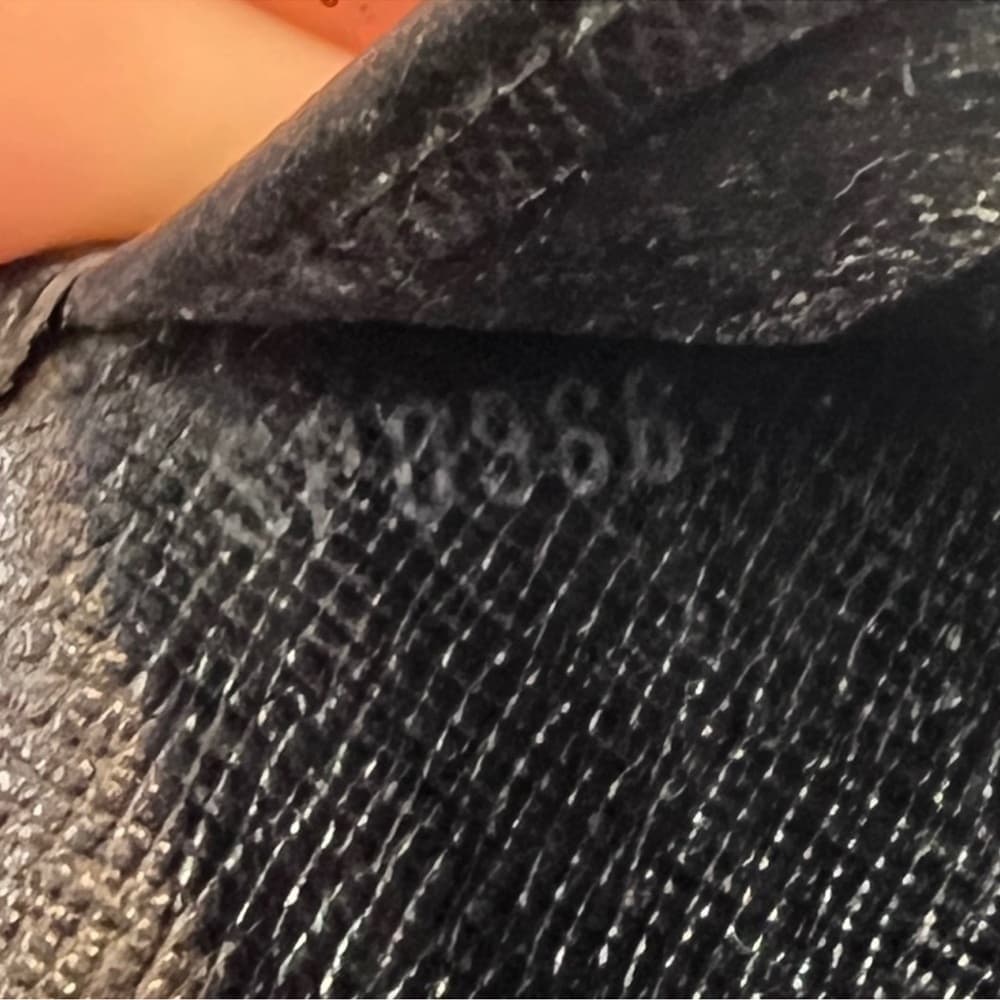 Authentic Louis Vuitton Black Epi Elise wallet - Thumbnail 11