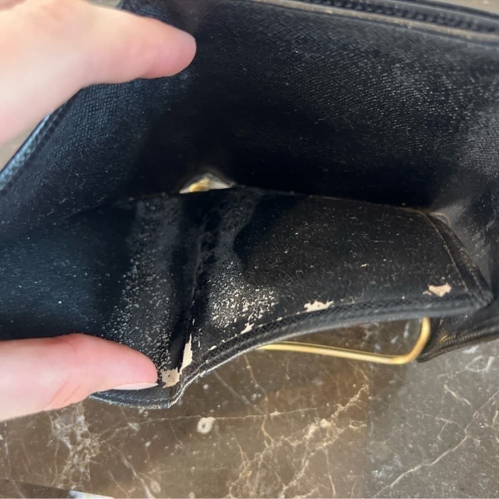 Authentic Louis Vuitton Black Epi Elise wallet - Thumbnail 8