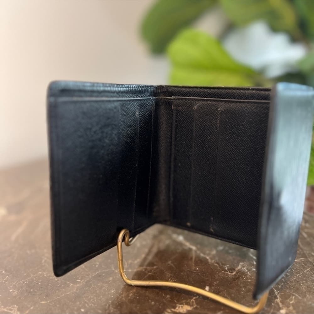 Authentic Louis Vuitton Black Epi Elise wallet - Thumbnail 7