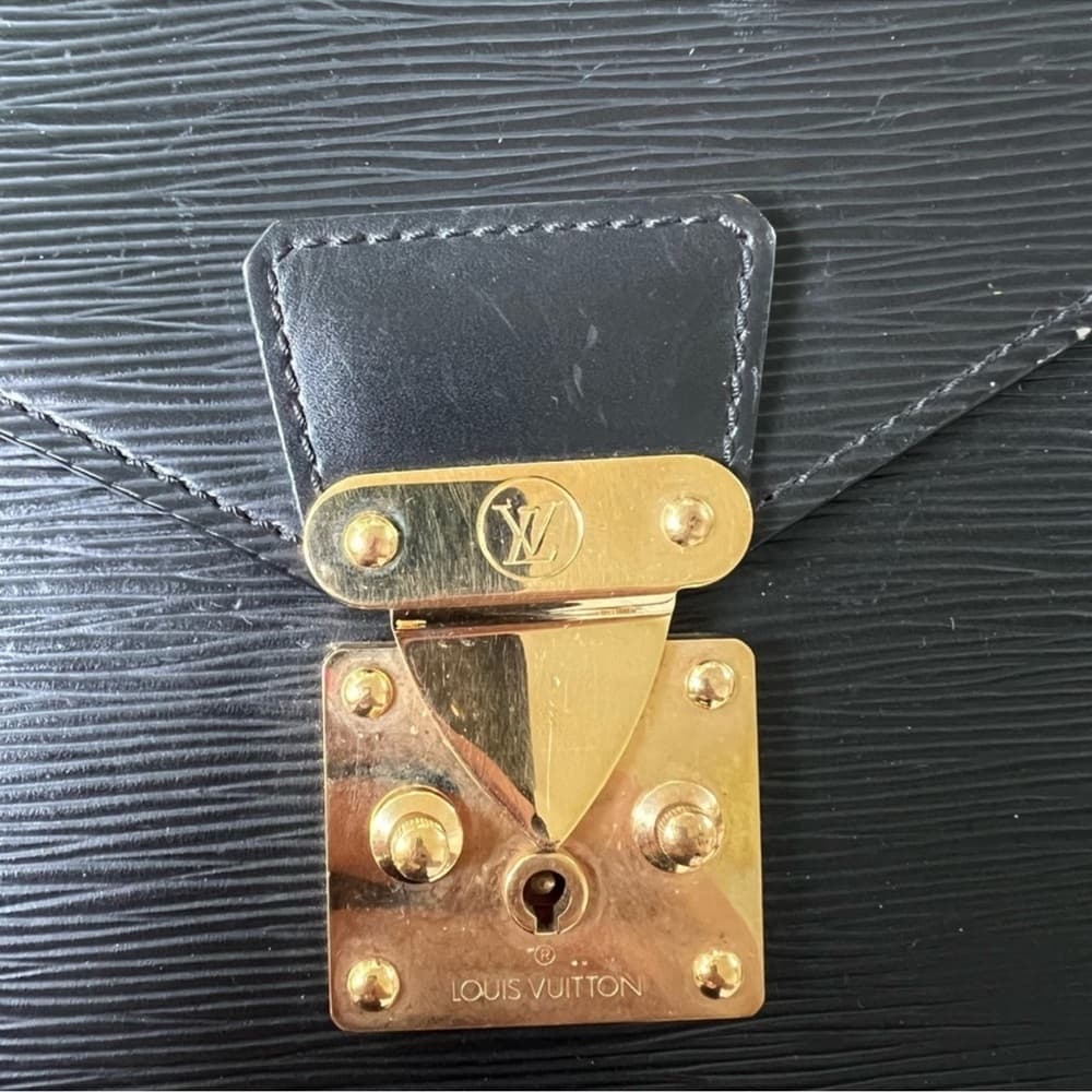 Authentic Louis Vuitton Epi leather briefcase black gold - Thumbnail 7