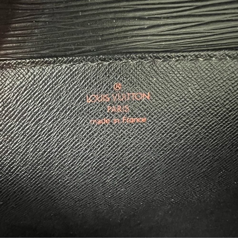 Authentic Louis Vuitton Epi leather briefcase black gold - Thumbnail 8