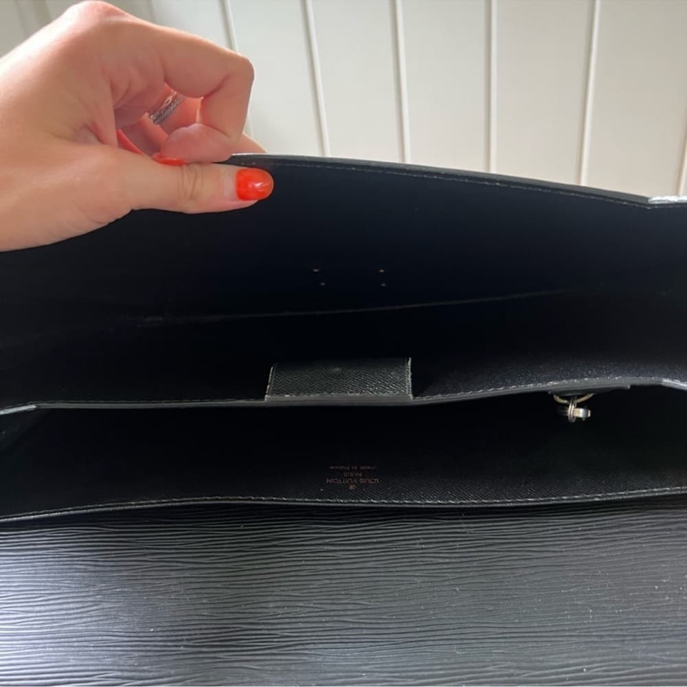 Authentic Louis Vuitton Epi leather briefcase black gold - Thumbnail 10