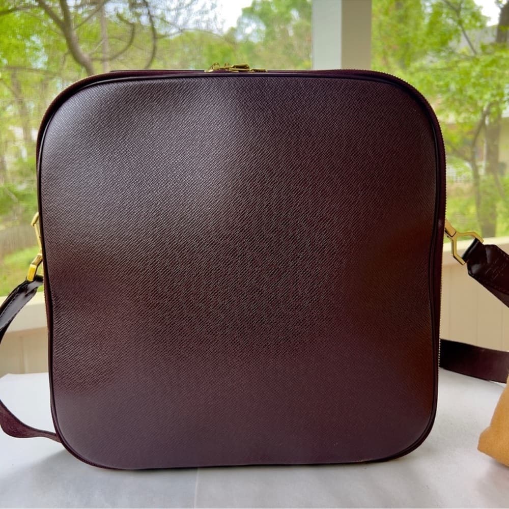 Authentic Louis Vuitton Taiga Tura Crossbody Laptop bag - Thumbnail 2