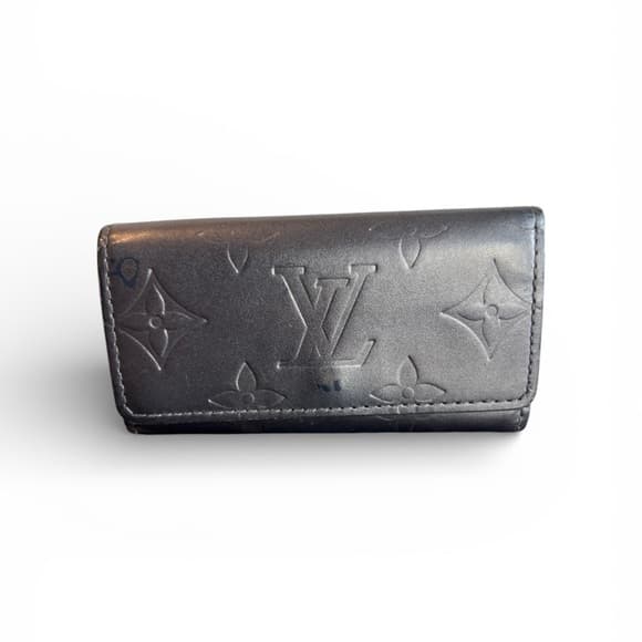 Authentic Louis Vuitton matte vernis key holder - Thumbnail 9