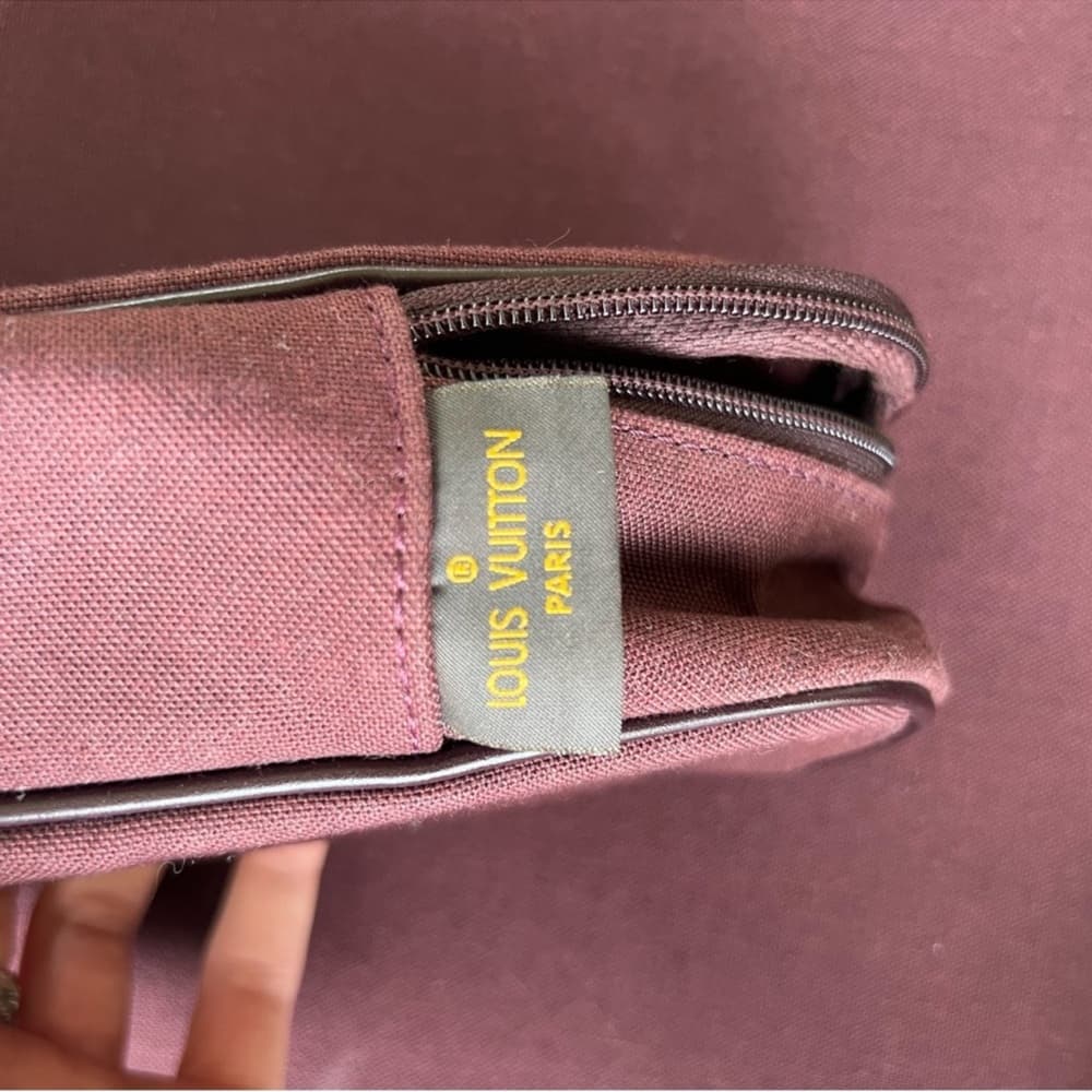 Authentic Louis Vuitton Taiga Tura Crossbody Laptop bag - Thumbnail 15