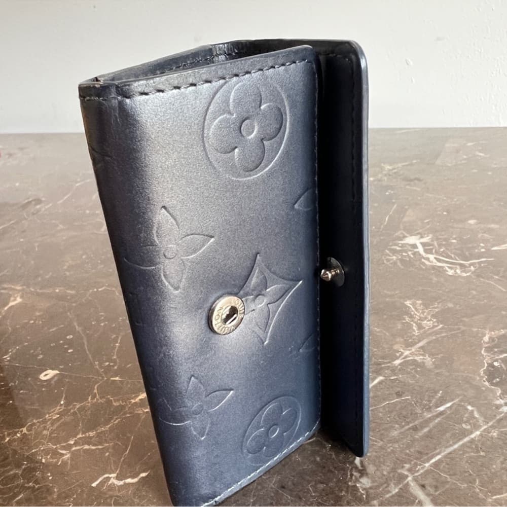 Authentic Louis Vuitton matte vernis key holder - Thumbnail 7