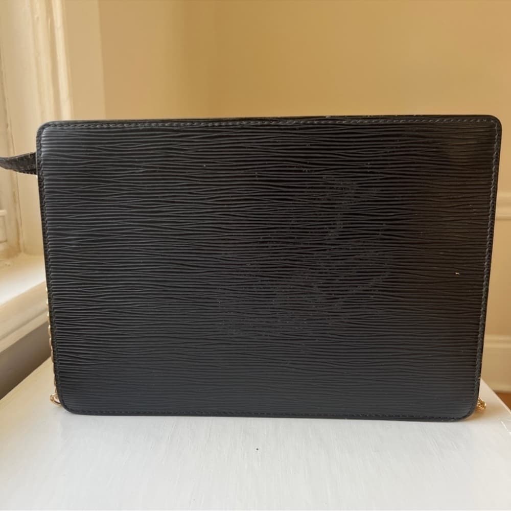 Authentic Louis Vuitton Epi Pochette Homme clutch - Thumbnail 2