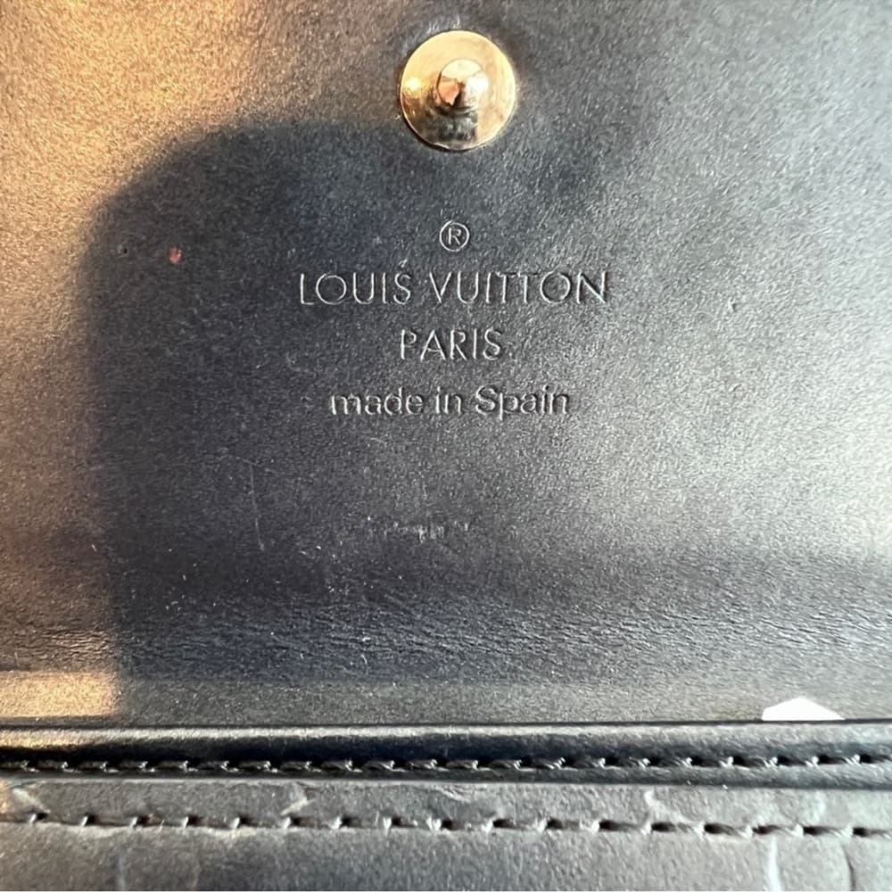 Authentic Louis Vuitton matte vernis key holder - Thumbnail 5