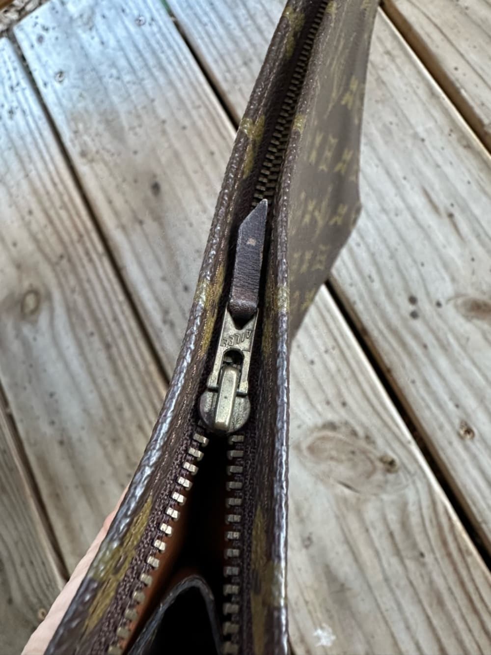 Louis Vuitton Pochette clutch classic monogram canvas - Thumbnail 5