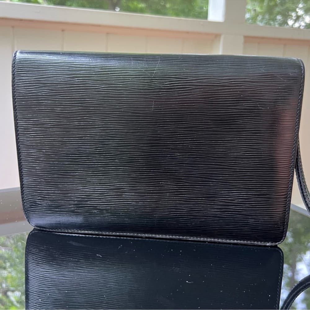 Authentic Louis Vuitton Epi Sellier handbag black gold - Thumbnail 11