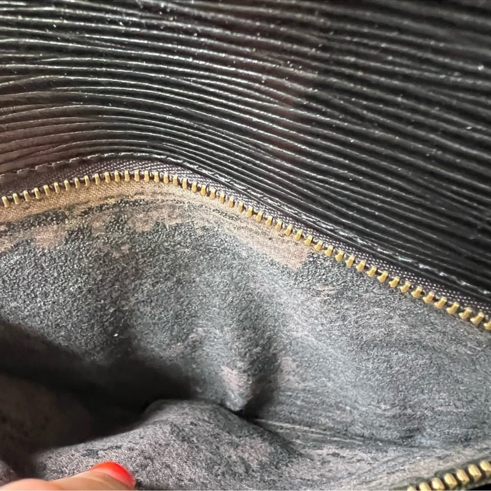 Authentic Louis Vuitton Epi Sellier handbag black gold - Thumbnail 7