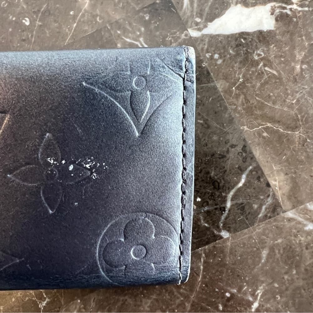 Authentic Louis Vuitton matte vernis key holder - Thumbnail 4