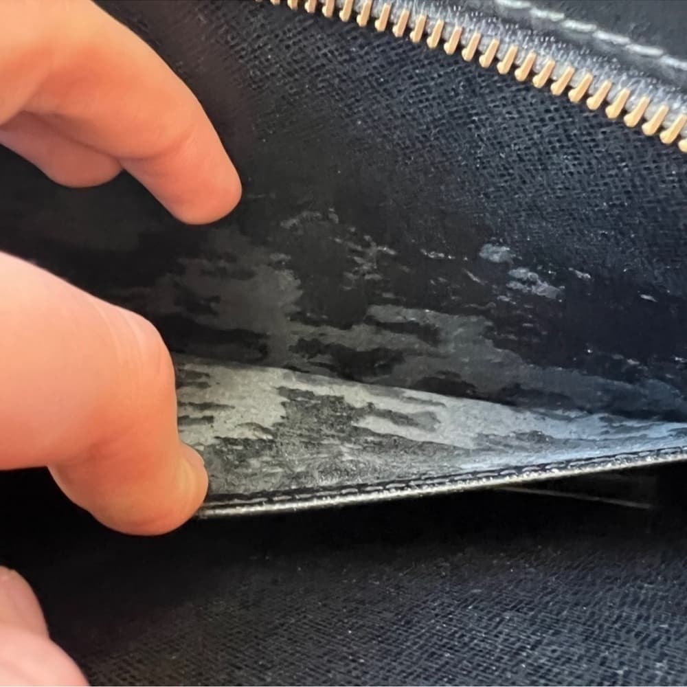 Authentic Louis Vuitton Epi Pochette Homme clutch - Thumbnail 9