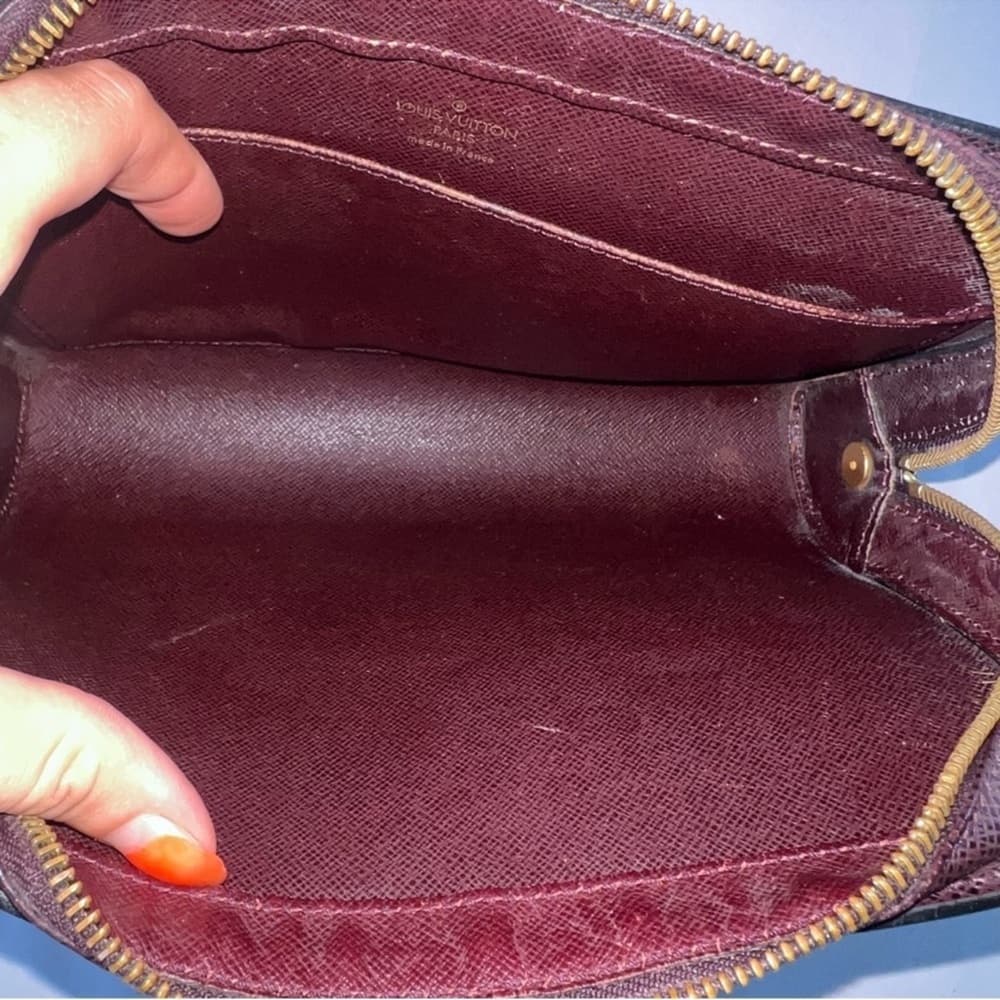 Authentic Louis Vuitton Taiga Orsay Baikal clutch - Thumbnail 2