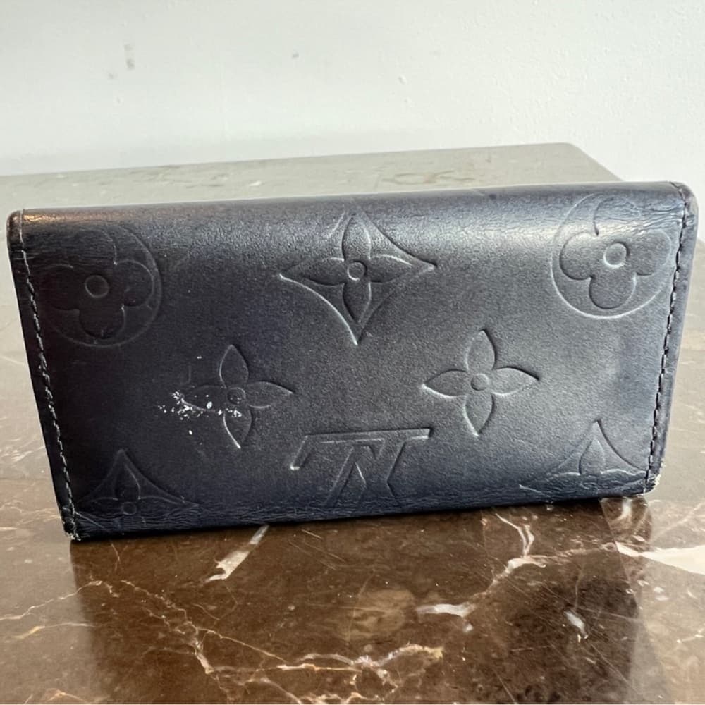 Authentic Louis Vuitton matte vernis key holder - Thumbnail 2