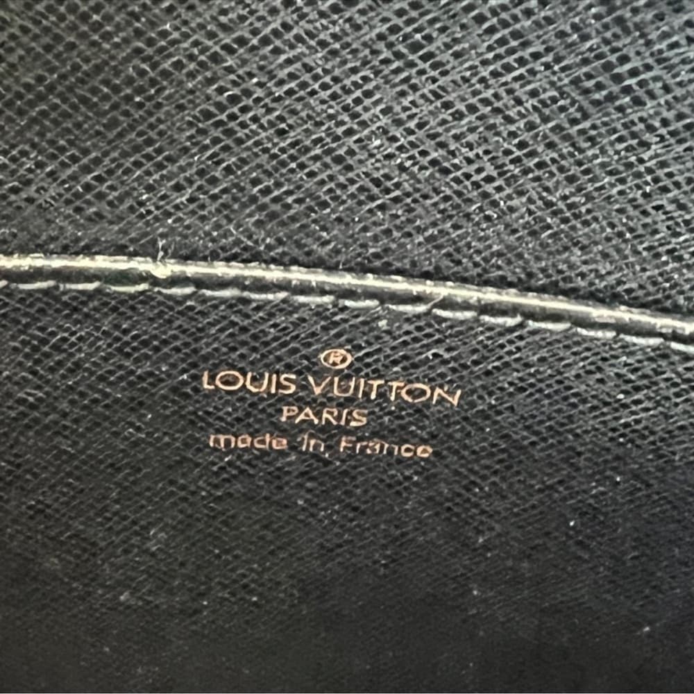 Authentic Louis Vuitton Epi Pochette Homme clutch - Thumbnail 8