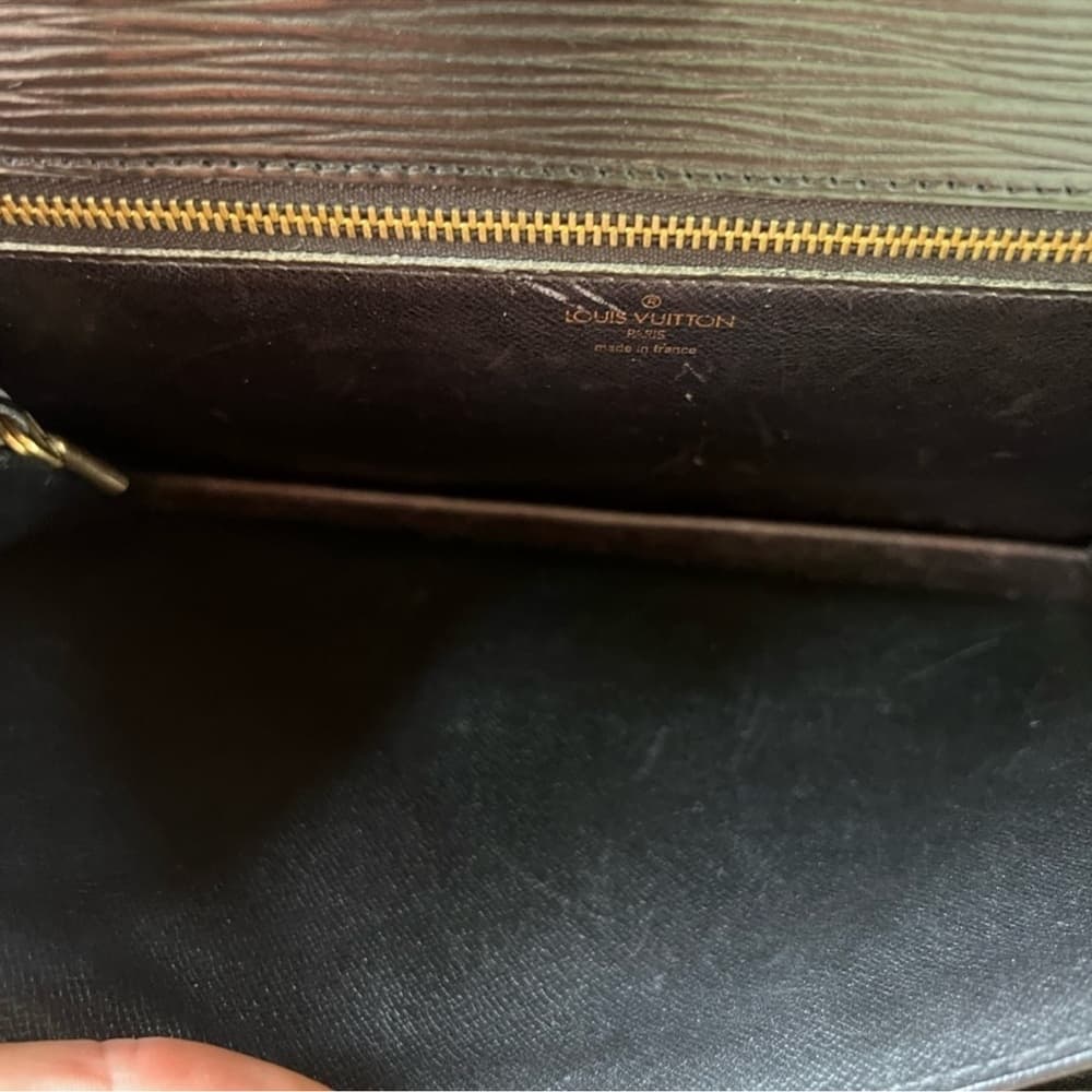 Authentic Louis Vuitton Epi Sellier handbag black gold - Thumbnail 6