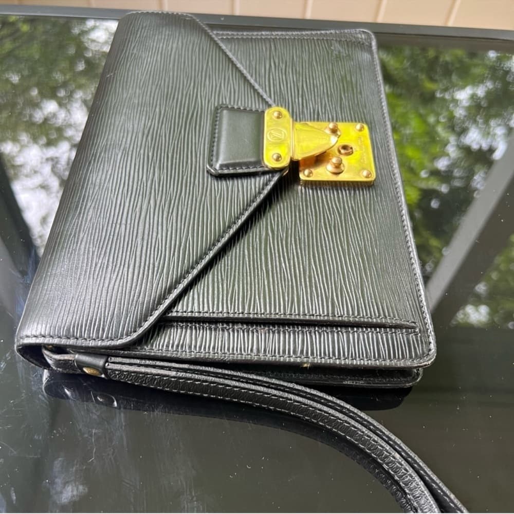 Authentic Louis Vuitton Epi Sellier handbag black gold - Thumbnail 10