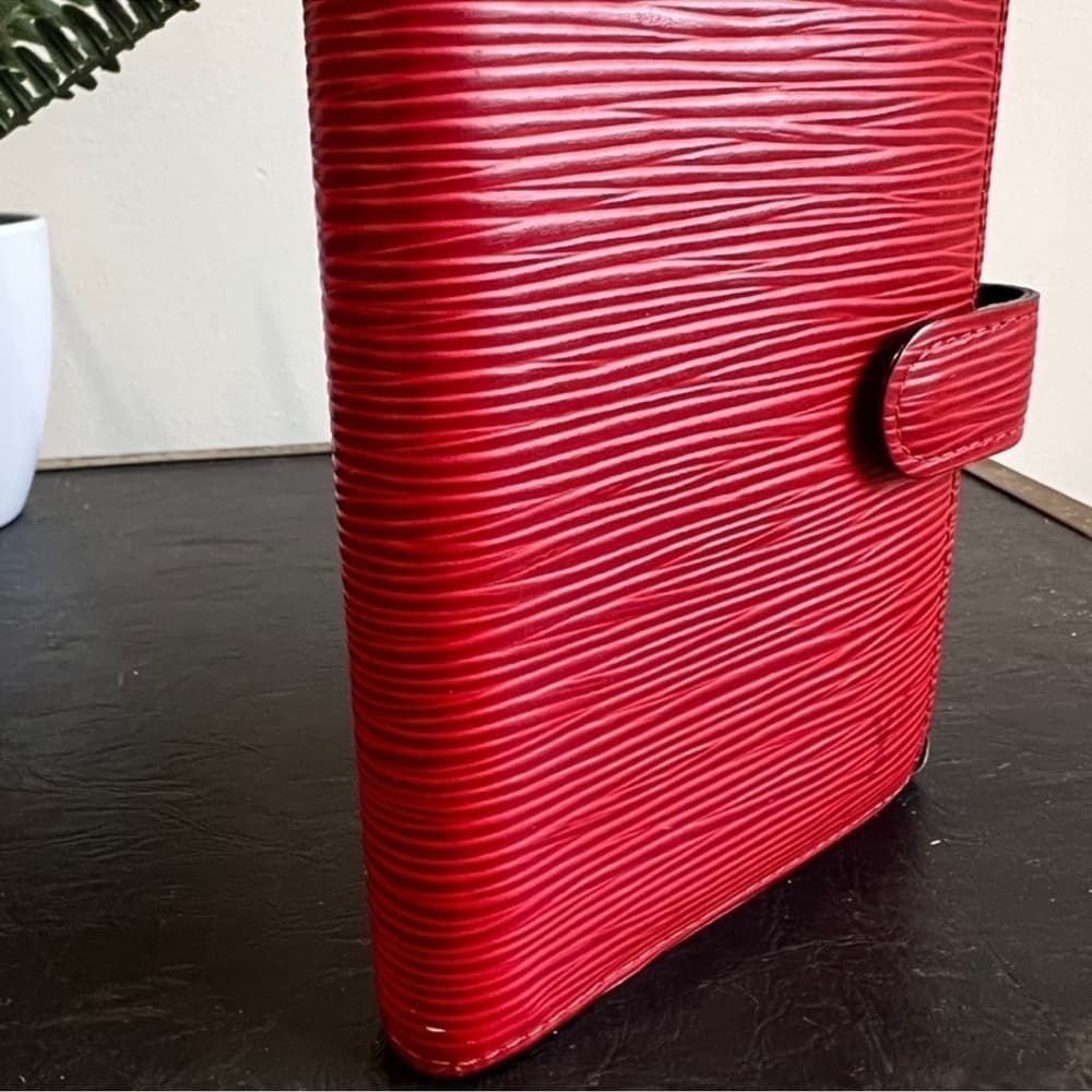 Authentic Louis Vuitton Epi leather agenda cover red - Thumbnail 2