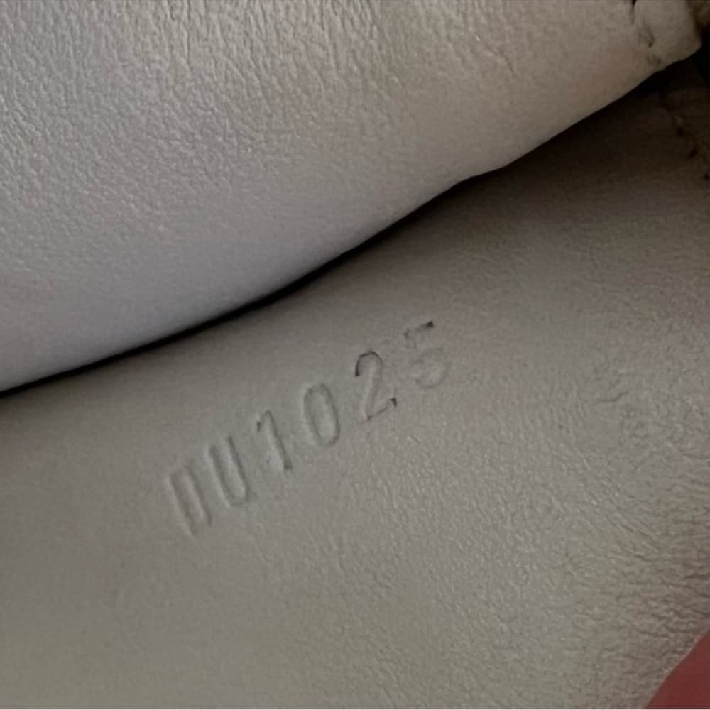 Authentic Louis Vuitton Suhali L'Inseparable Zip Pouch - Thumbnail 8