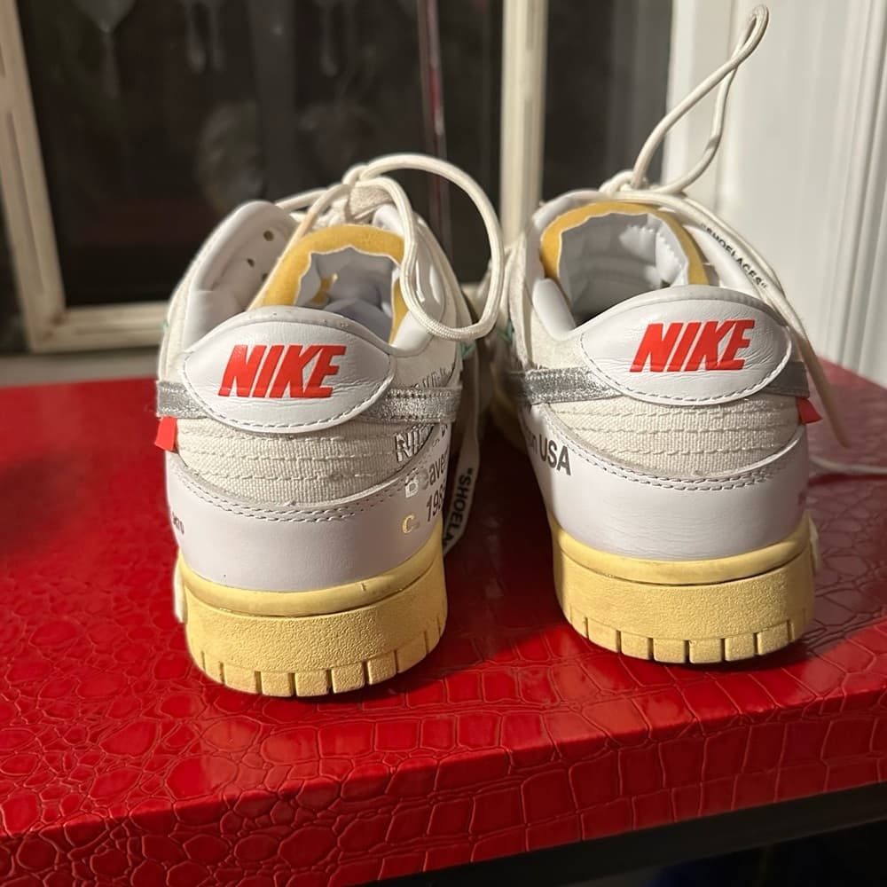 Nike Off-White Low Dunk 01 out of 50 white sneakers - Thumbnail 5