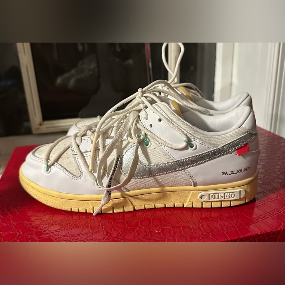 Nike Off-White Low Dunk 01 out of 50 white sneakers - Thumbnail 4