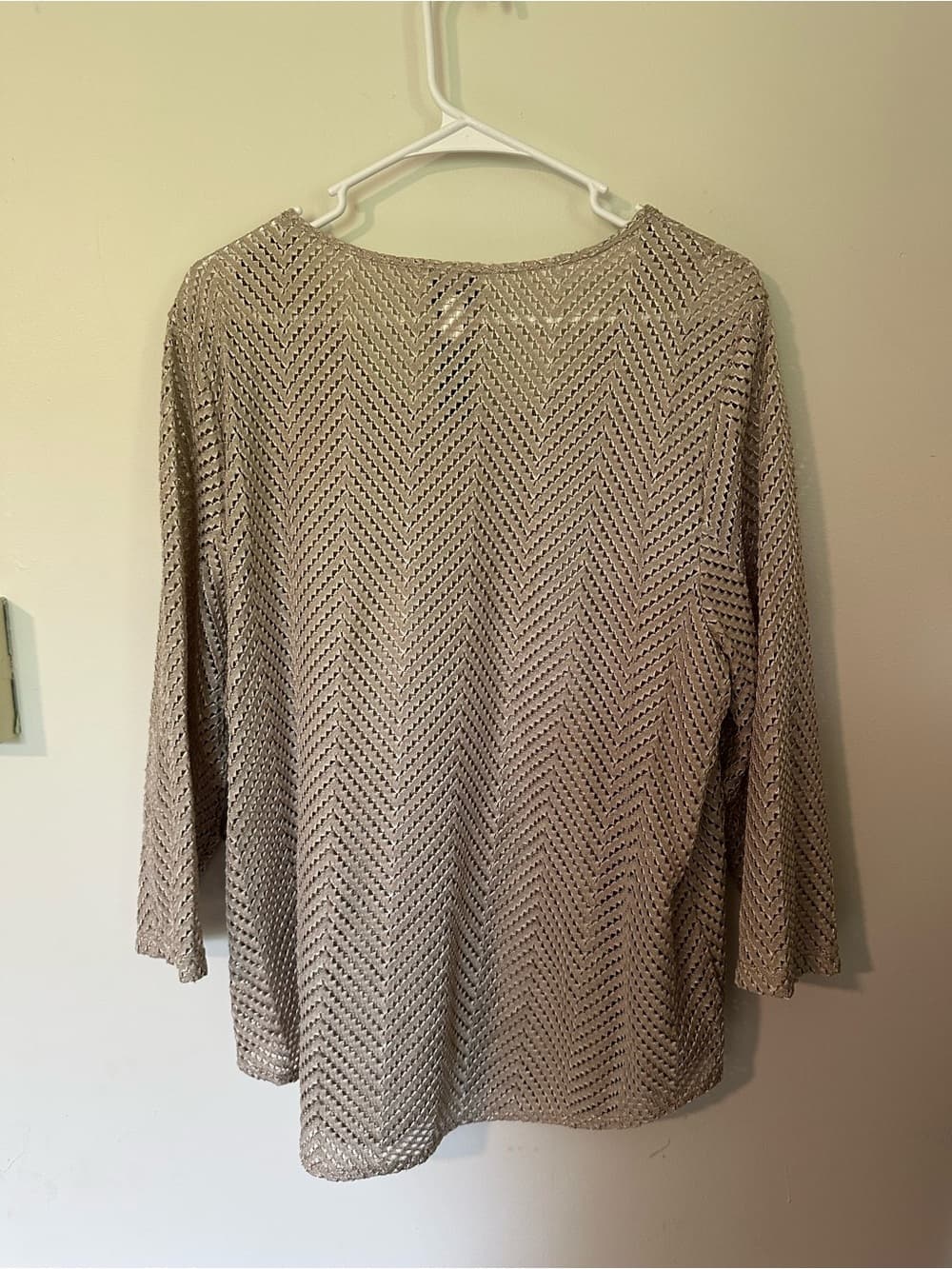 NWT Chico’s Travelers chevron knit blouse beige - Thumbnail 4