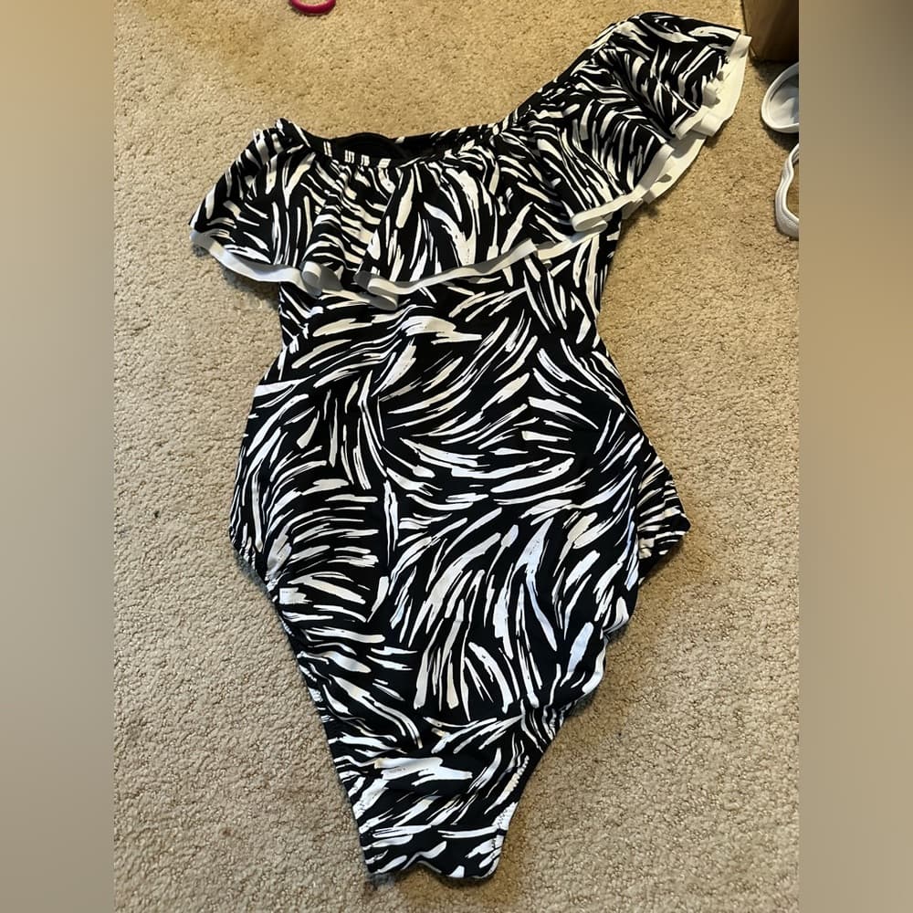 Profile by Gottex Black Swan one piece swimsuit 8 - Thumbnail 3
