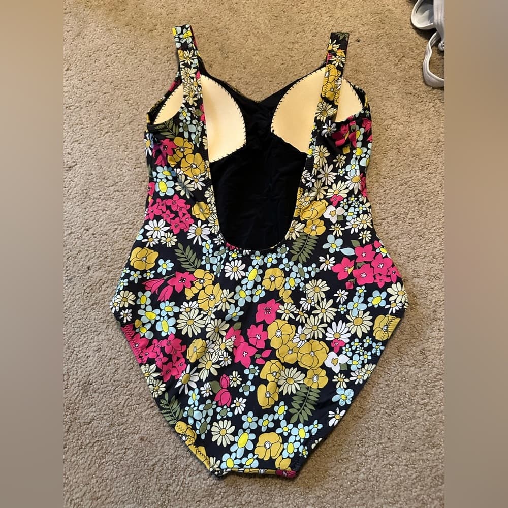 Issimo x Solid and Striped Anne-Marie floral one piece swimsuit - Thumbnail 2