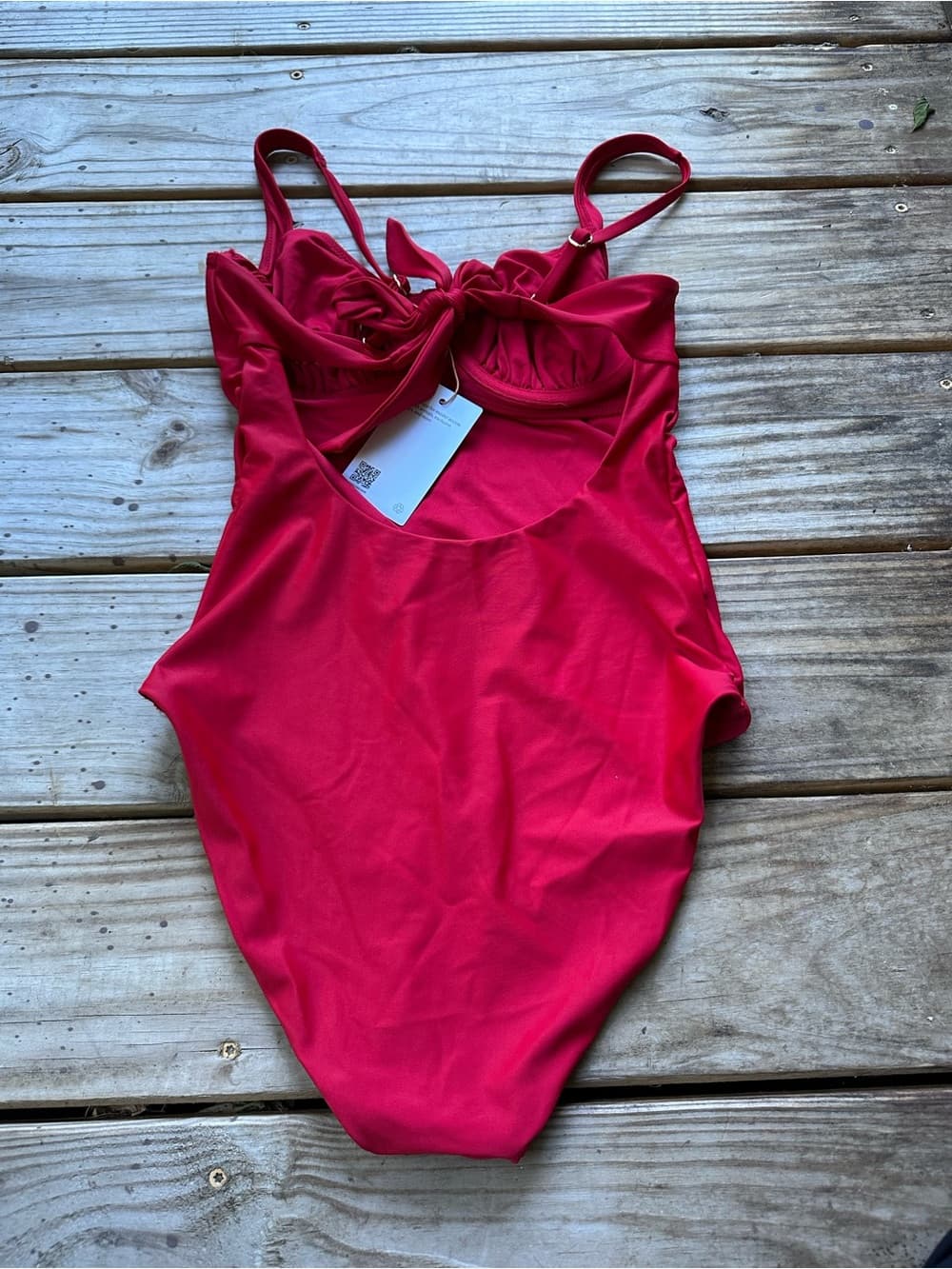 NWT Quince Italian underwire one piece swimsuit cherry - Thumbnail 2