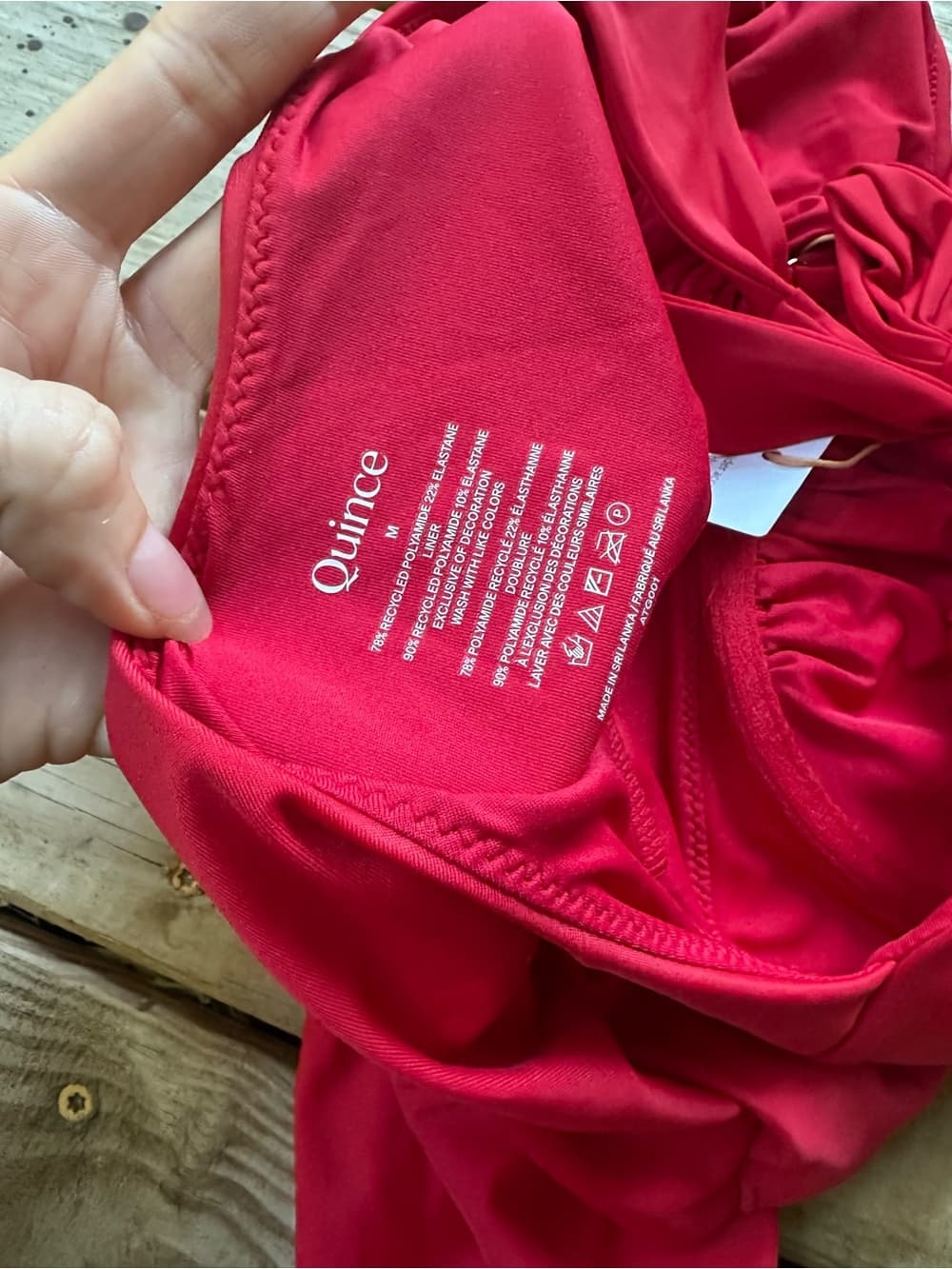 NWT Quince Italian underwire one piece swimsuit cherry - Thumbnail 3