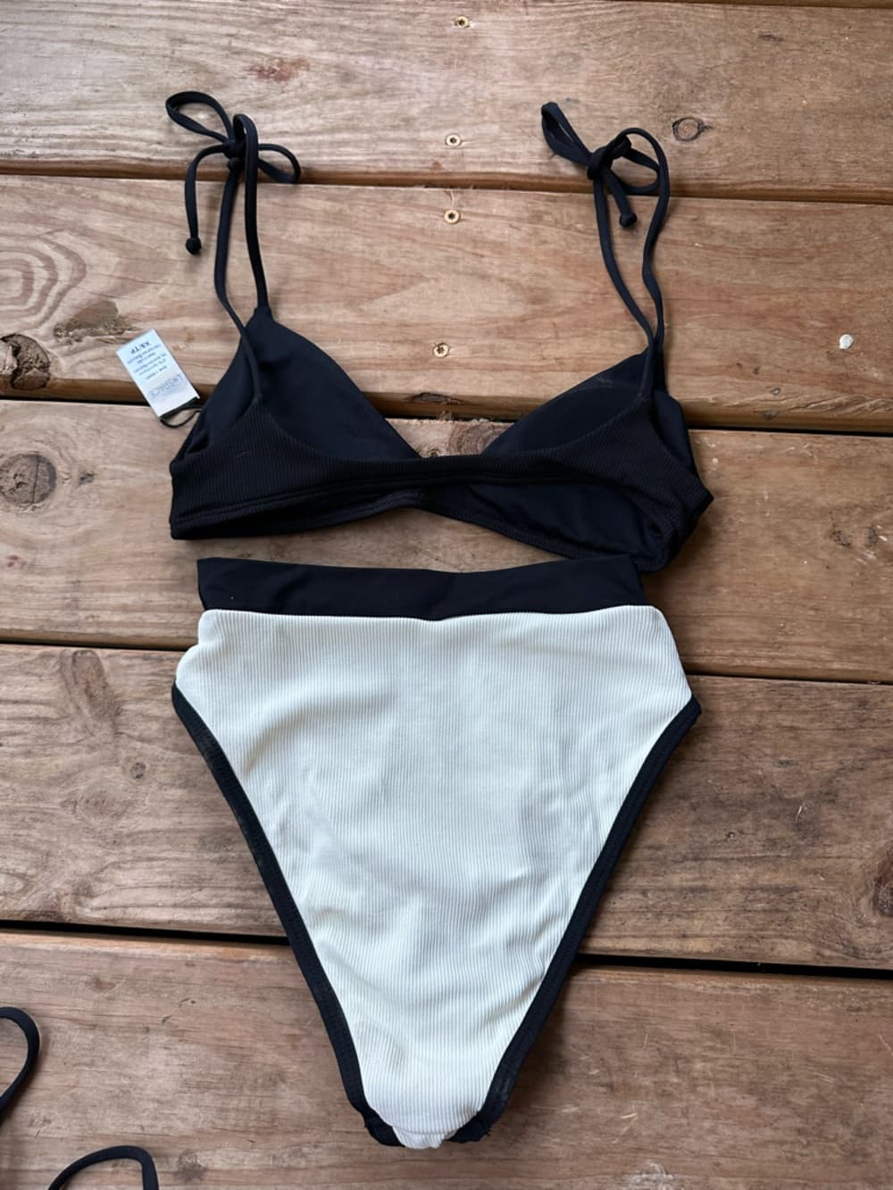 NWOT L*Space Daisy bikini set - Thumbnail 3