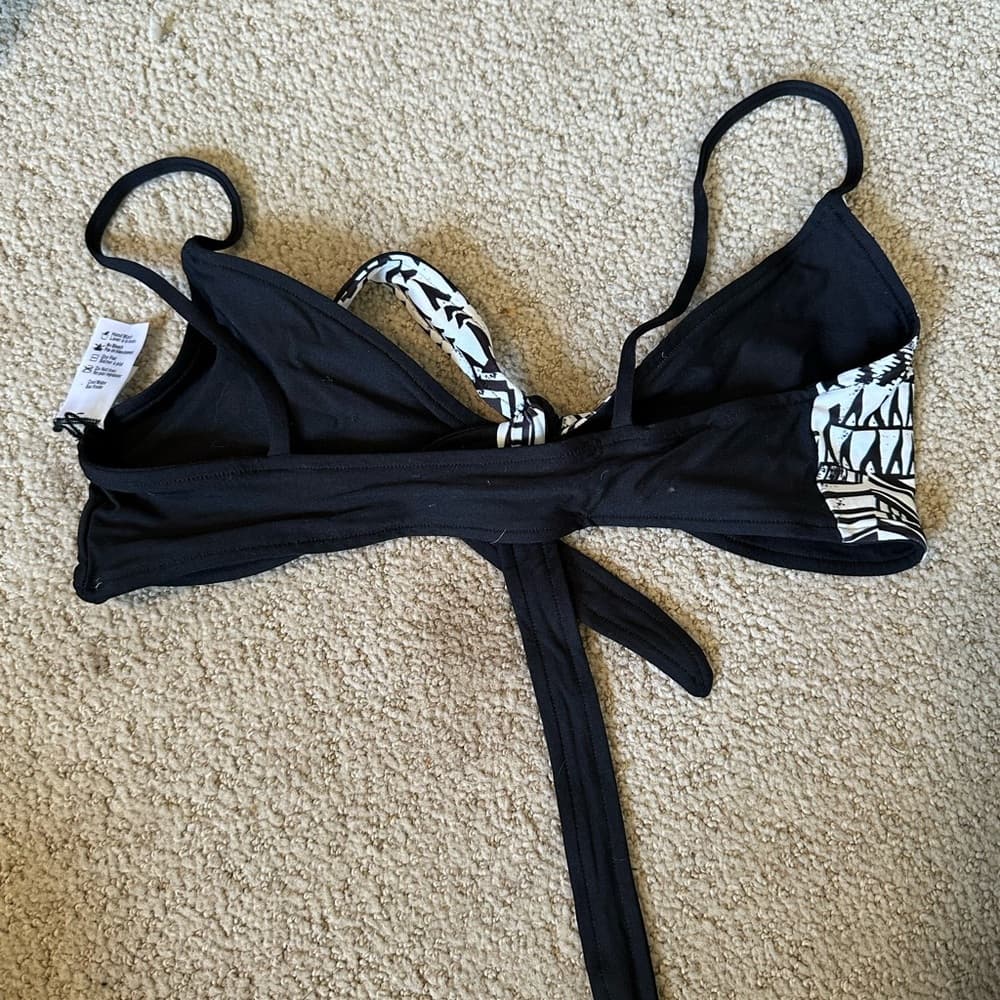 NWOT L*Space Chloe Ivory Coast bikini top black white - Thumbnail 2
