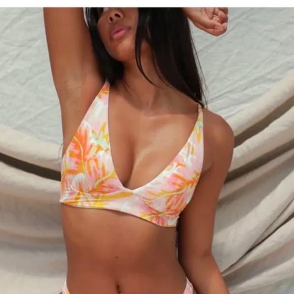 NWT Stone Fox Daya bikini top Hot Tropix xs - Thumbnail 5