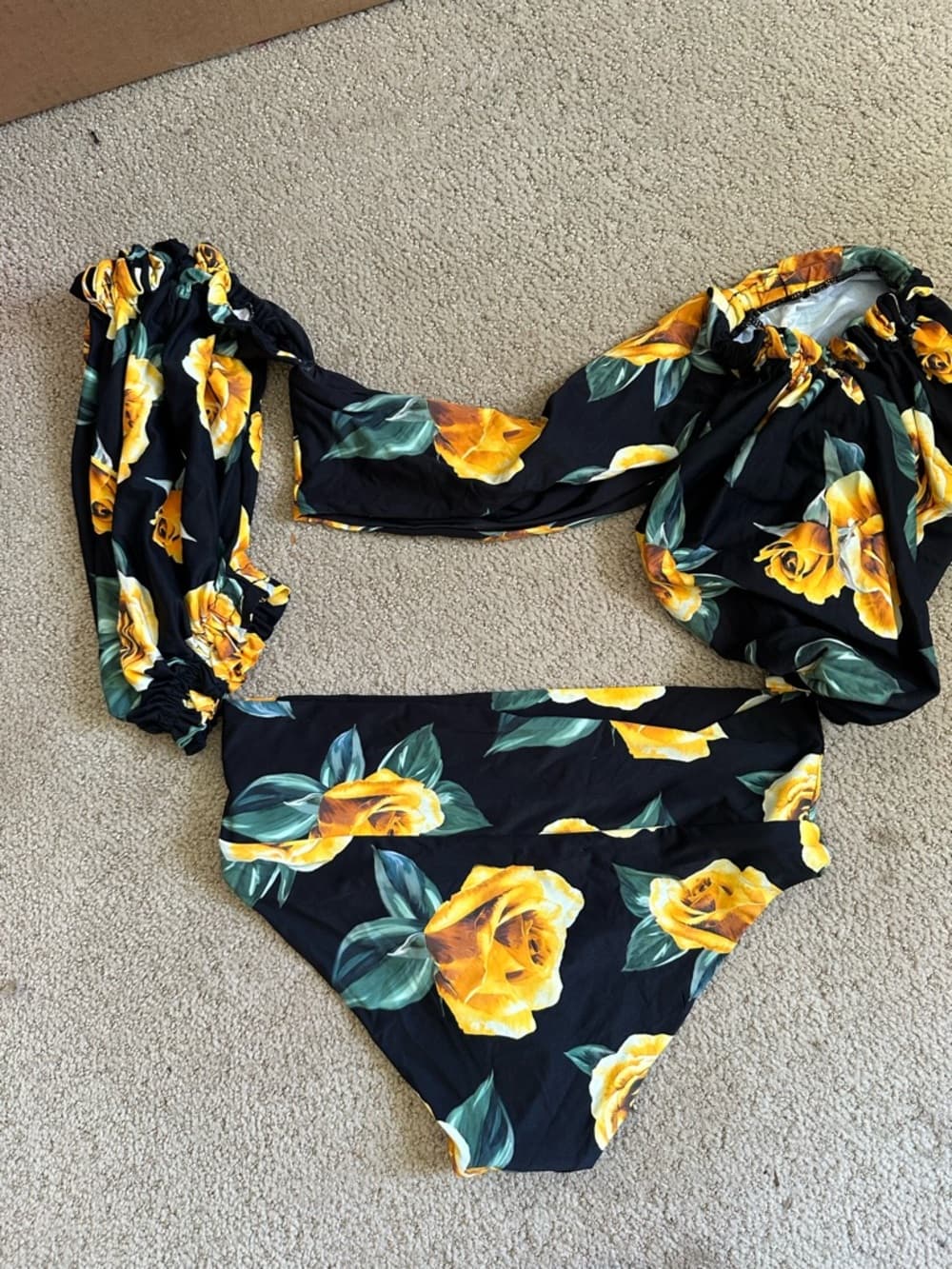 Onia x WeWoreWhat Ravello Roses puff sleeve bikini set - Thumbnail 3