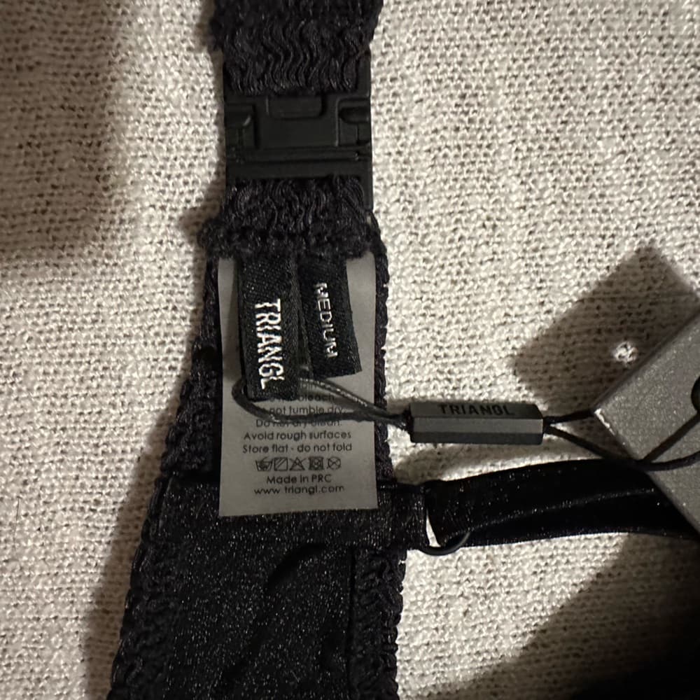 NWT Triangl Maci bikini top black medium - Thumbnail 3