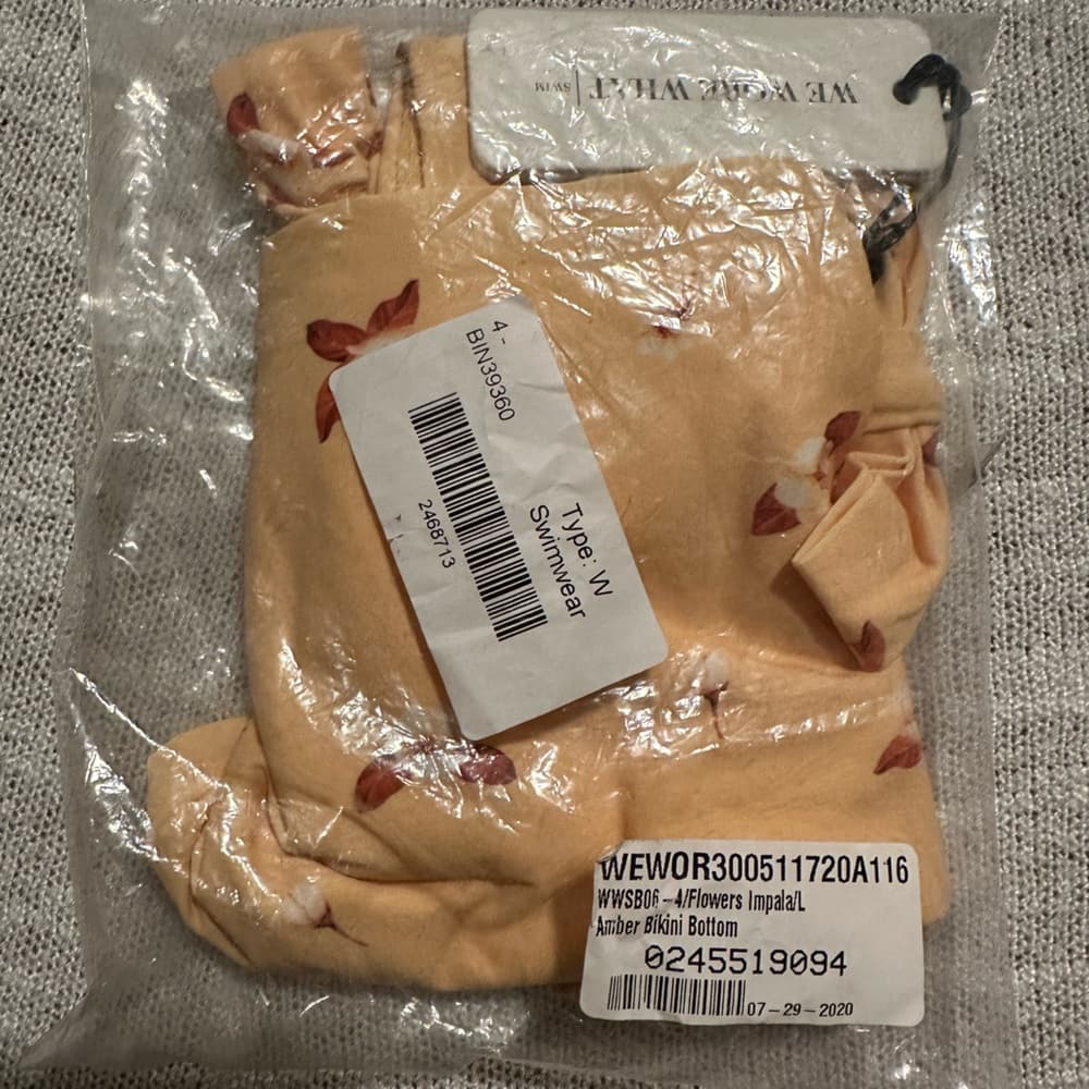 NWT WeWoreWhat Amber bow bikini bottoms