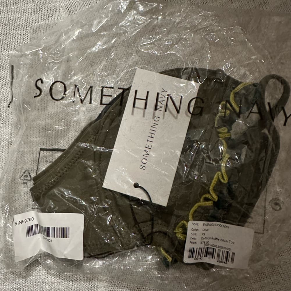 NWT Something Navy Daffodil bikini top xs