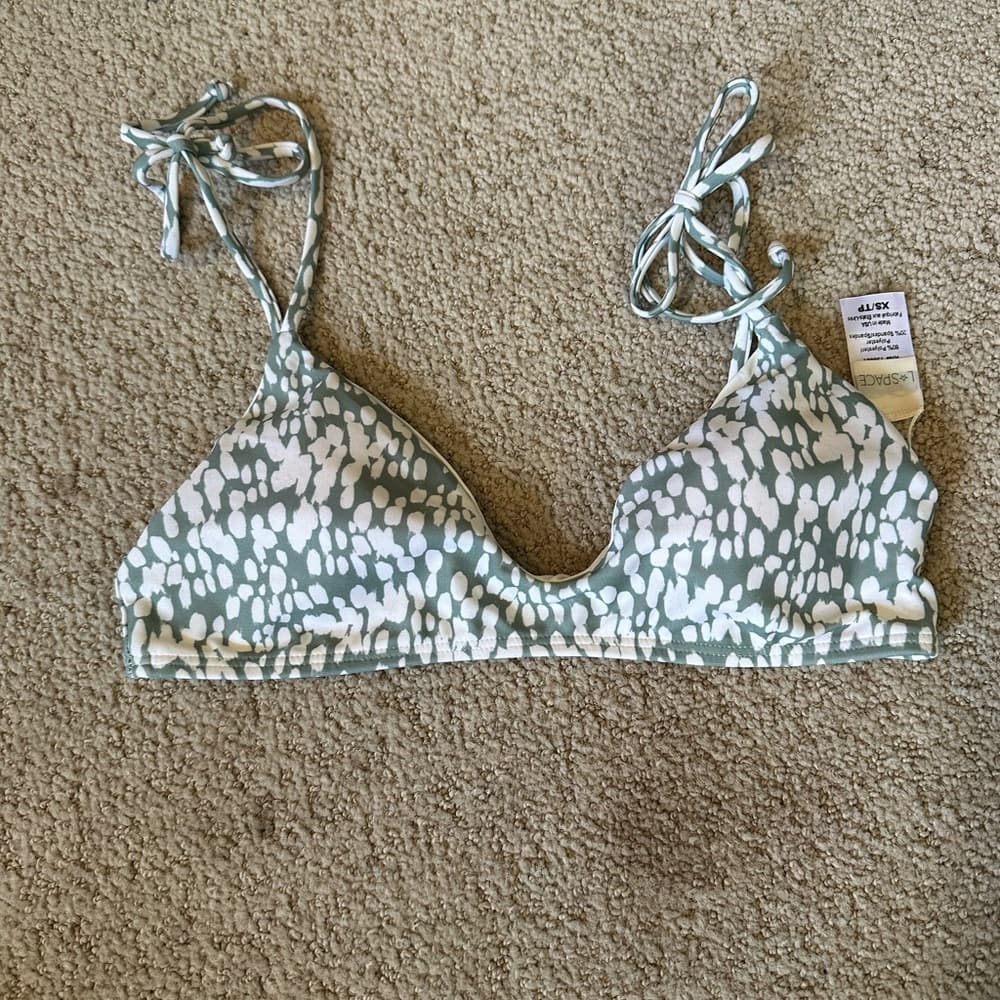 NWOT L*Space Stone Step Daisy bikini top