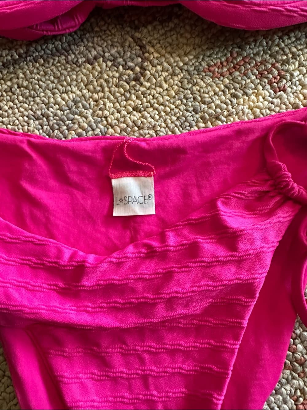 NWOT L*Space Camellia chain link texture bikini set bright fuschia small - Thumbnail 2