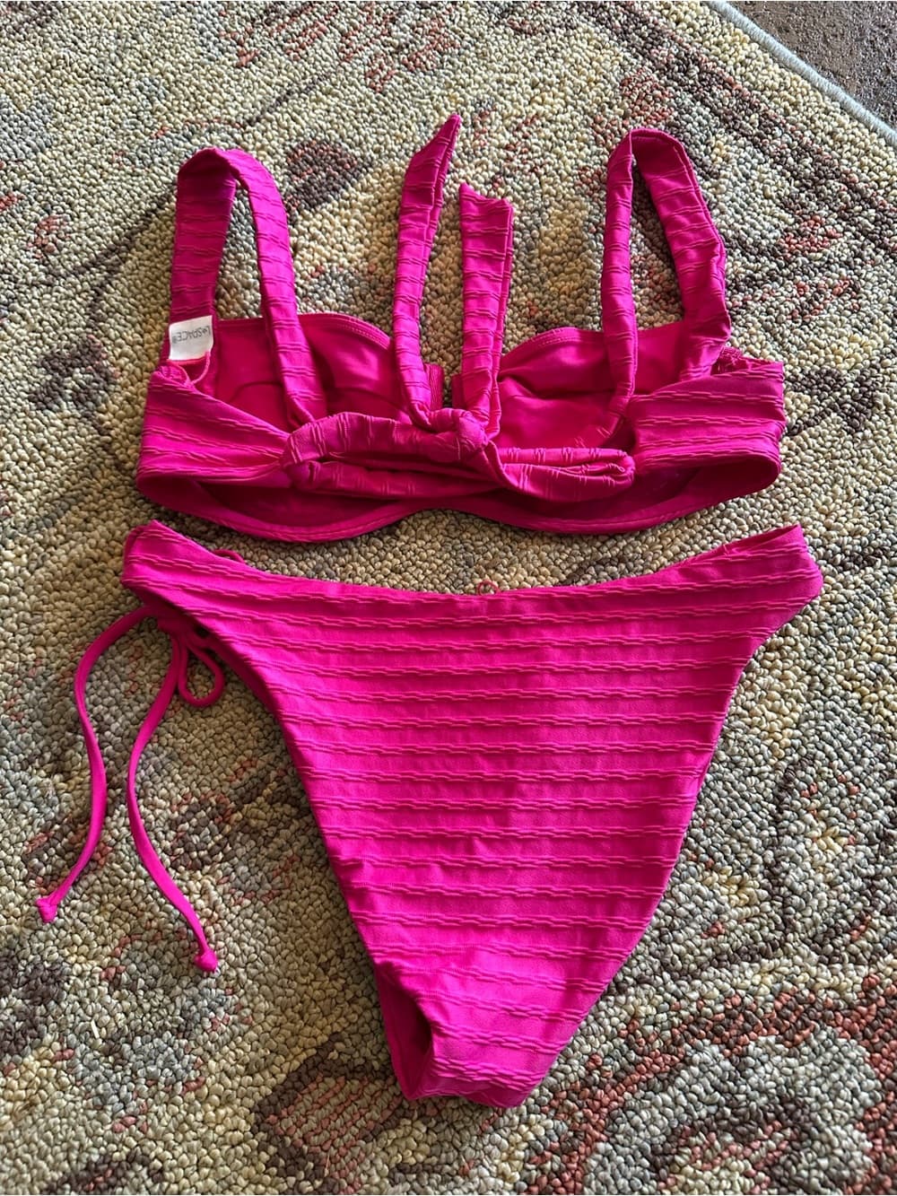 NWOT L*Space Camellia chain link texture bikini set bright fuschia small - Thumbnail 3